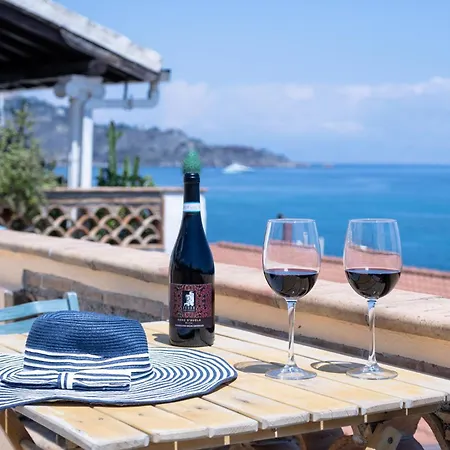 Inblue Giardini-Naxos