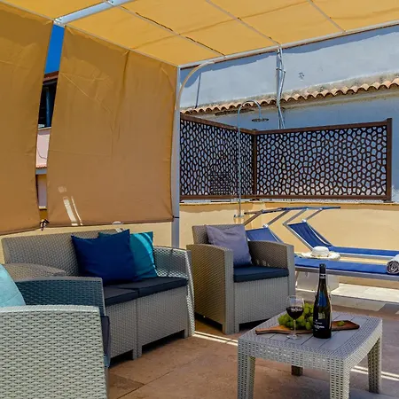 Inblue Giardini-Naxos